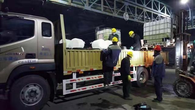 连续七天！开云官方注册化学奔赴在路上 数百吨消毒液喷洒在济宁及周边各县区